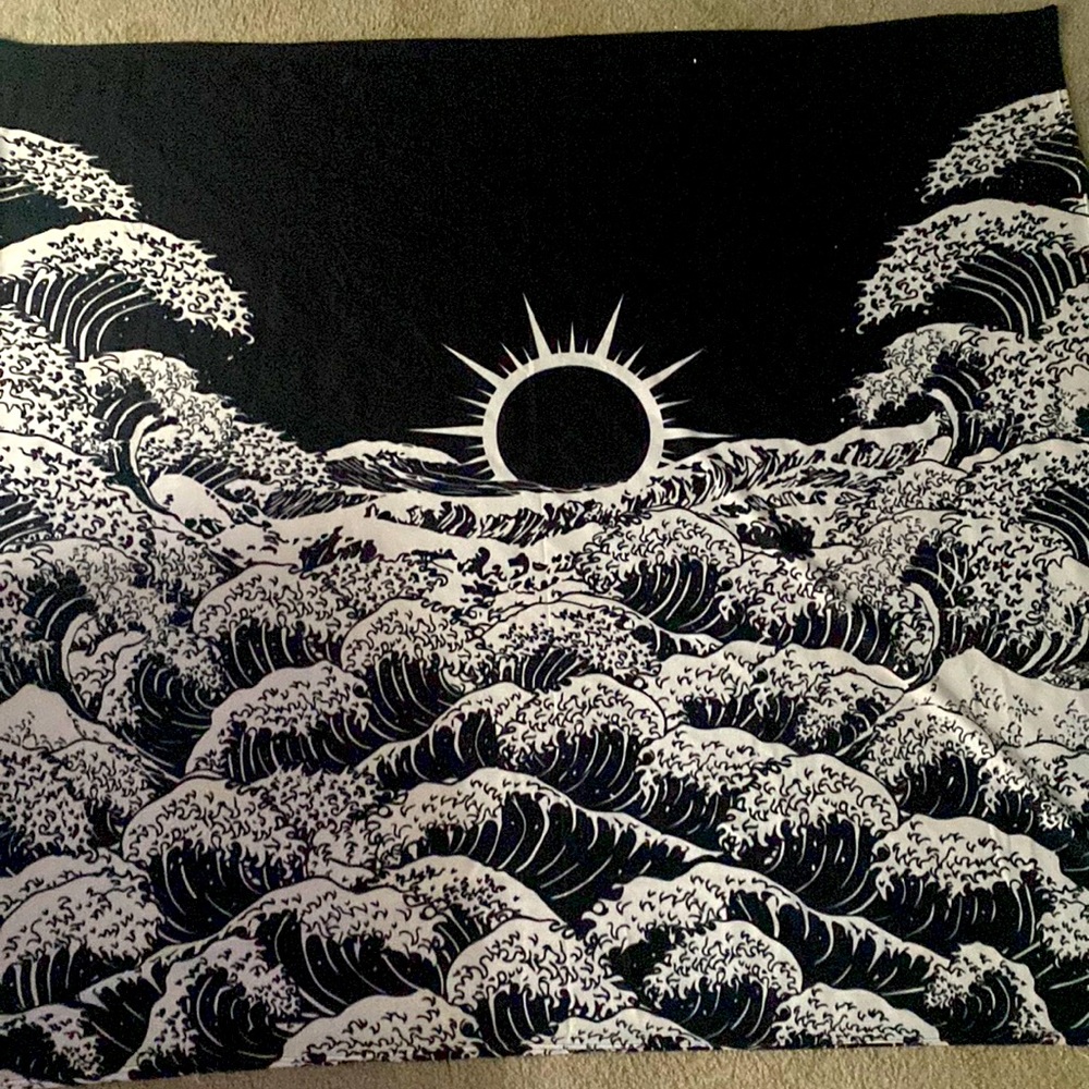 Black & White 51.2 x 59.1in tapestry.